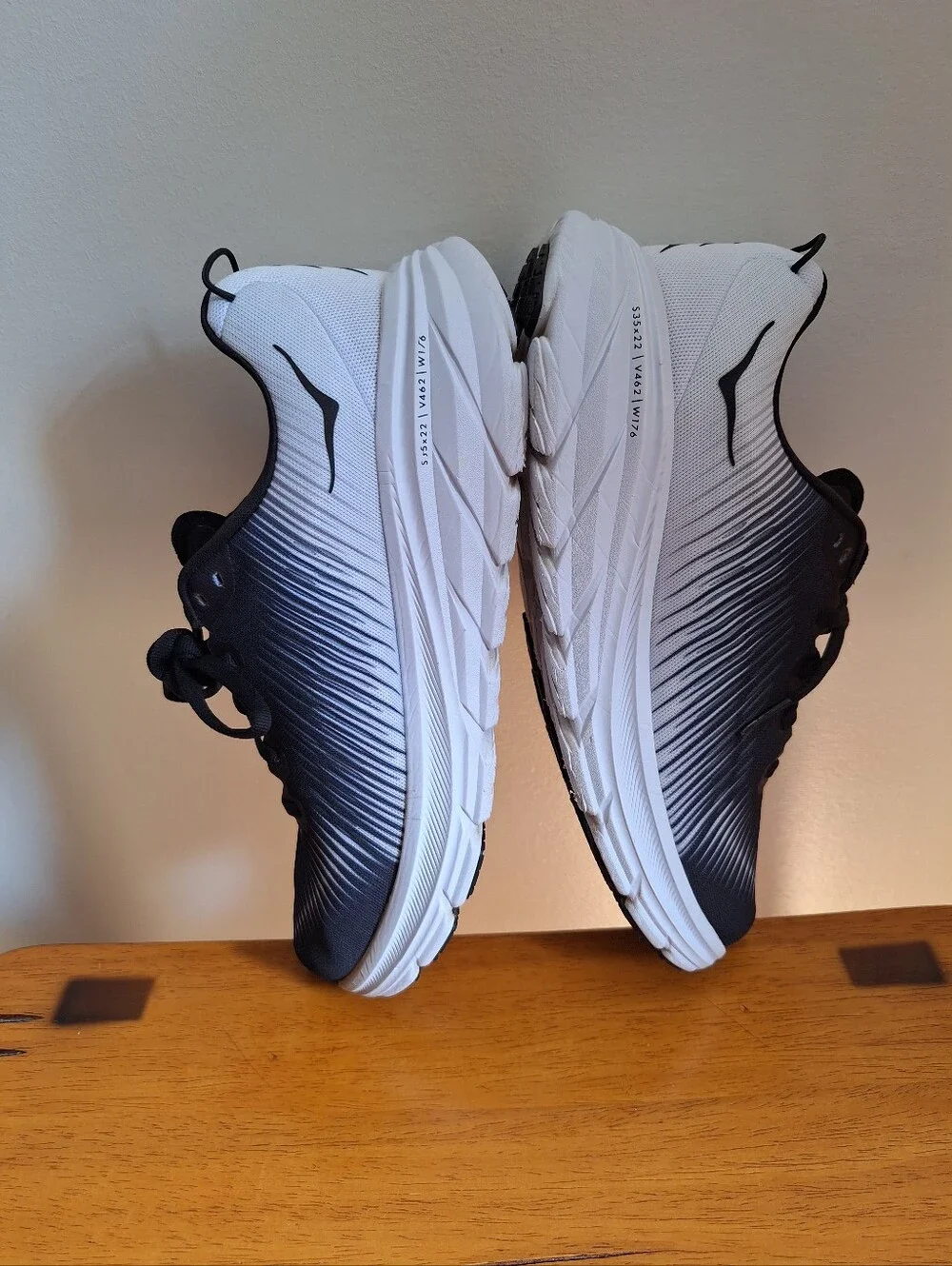 Hoka Rincon 3 Women's Black And White Size 7.5D